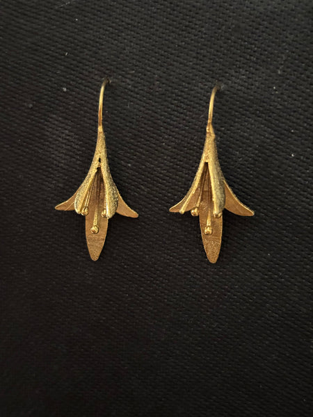 Gold polished silver Lily Earrings