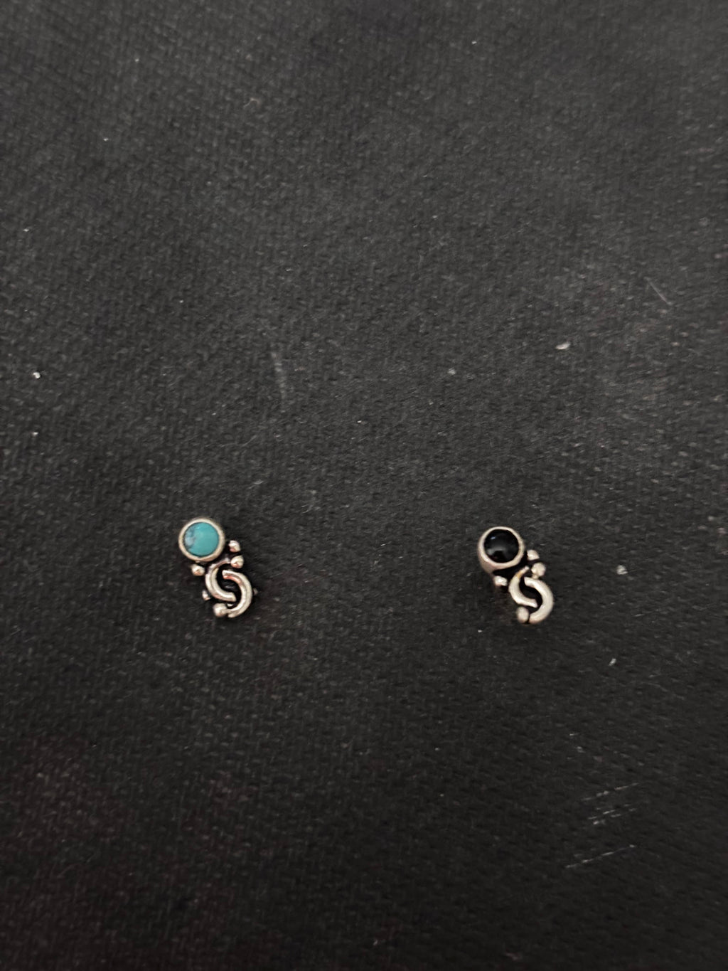 Silver Dot and Swirl Nosepin