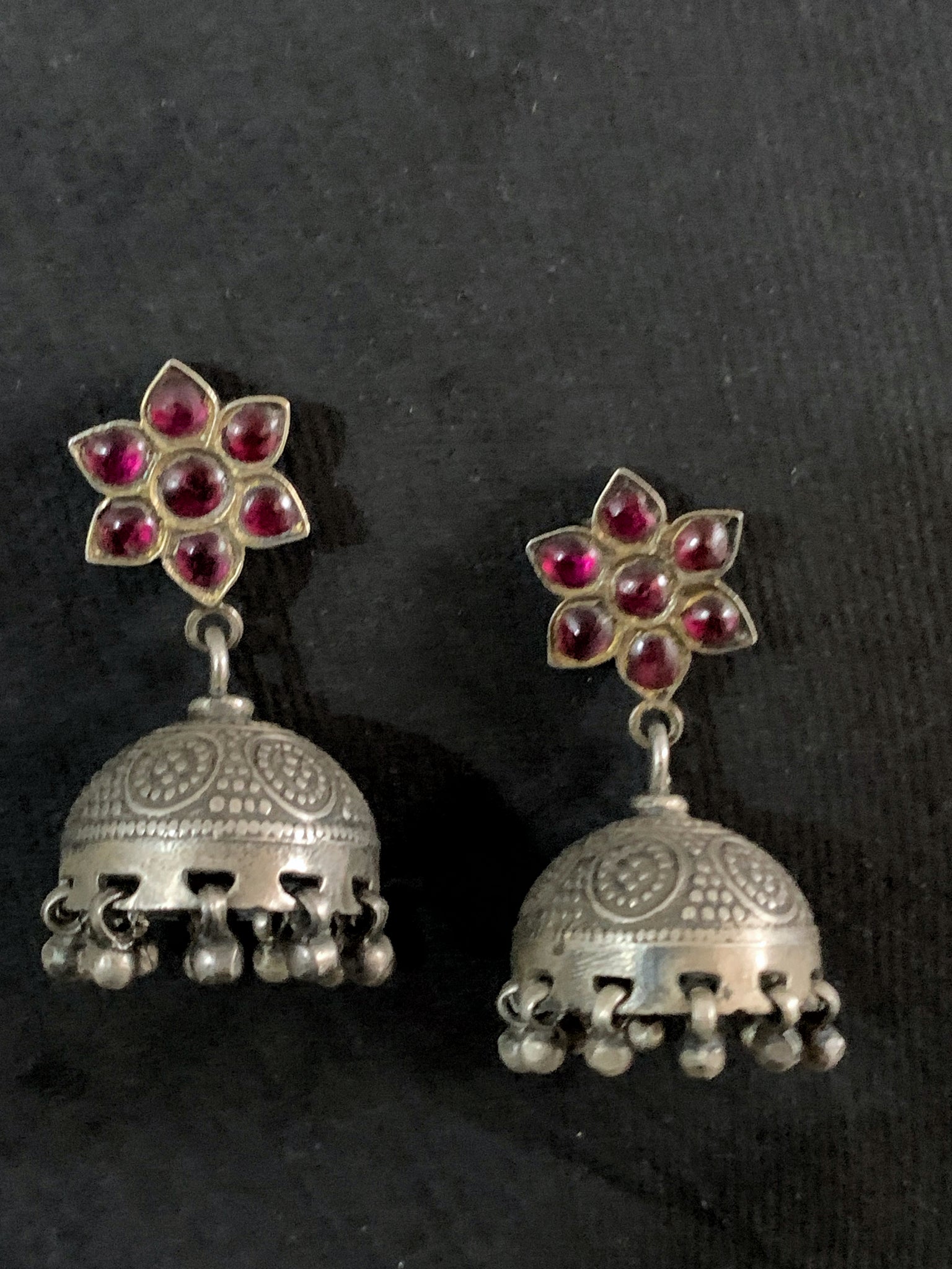 Silver Jhumka With Kempu Top