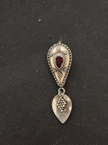 Garnet Rawa Work Silver Earrings