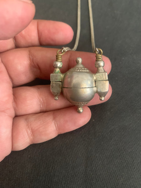 Small Silver Linga Karadige