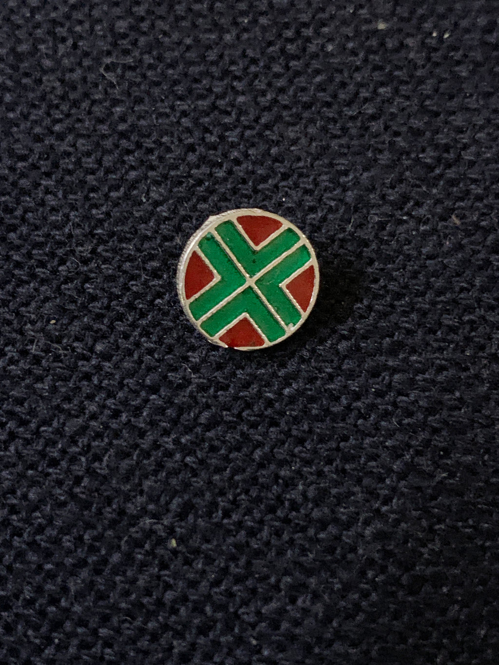 Maroon and Green Enamel Nosepin
