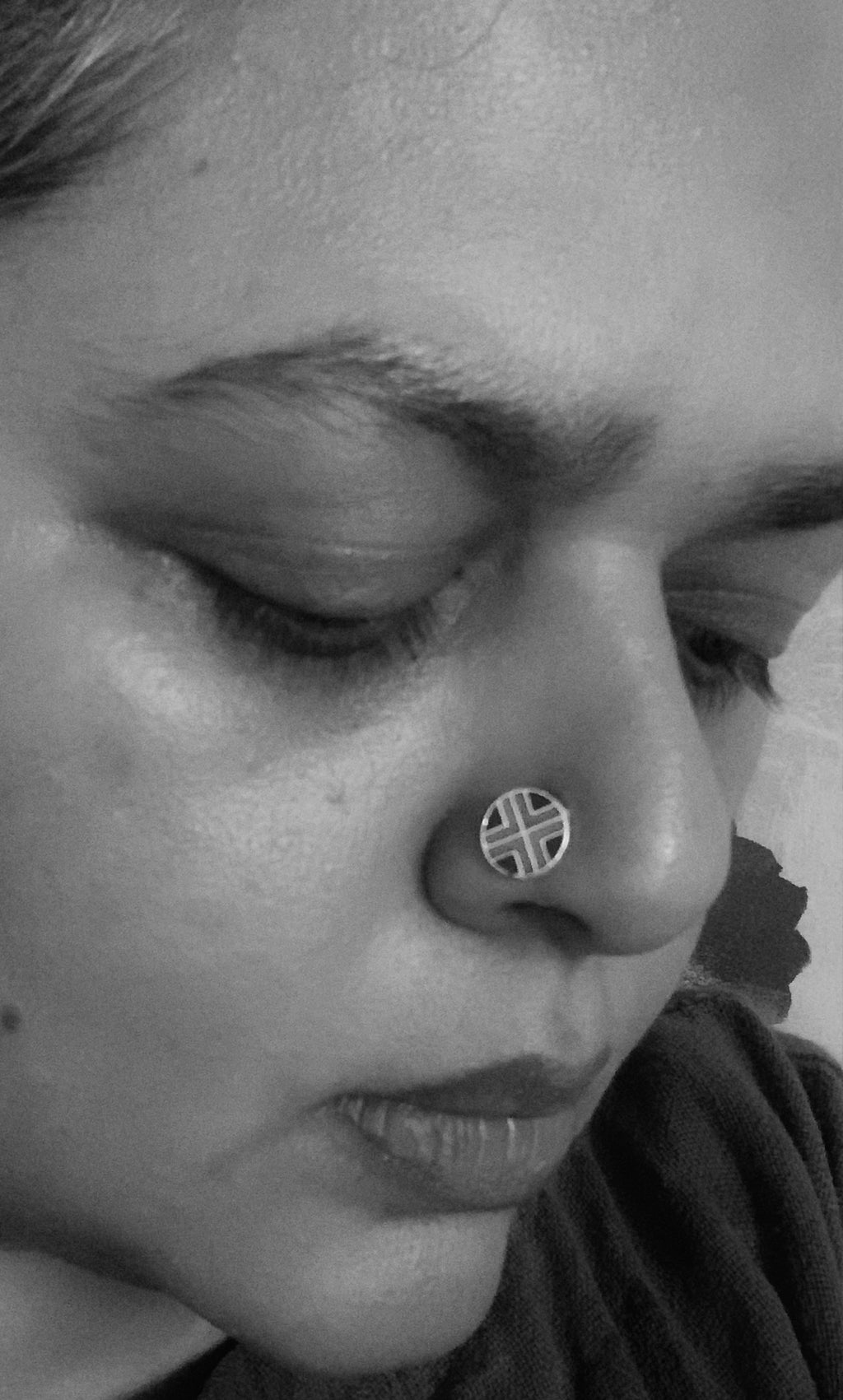 Blue Maroon Star Enamled Nosepin