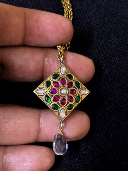 Delicate Kundan Pendant