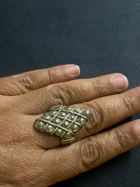Vintage Checked Finger Ring