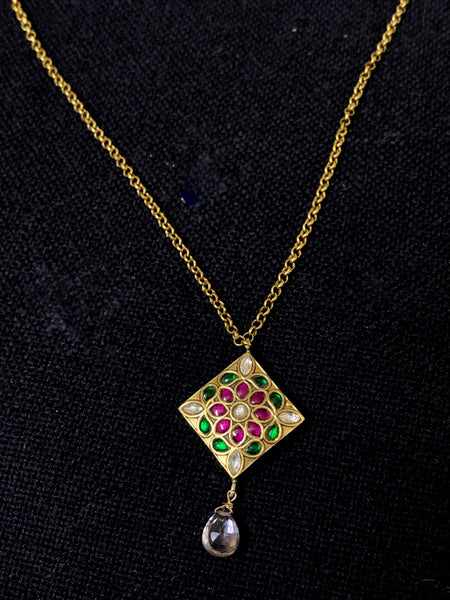 Delicate Kundan Pendant